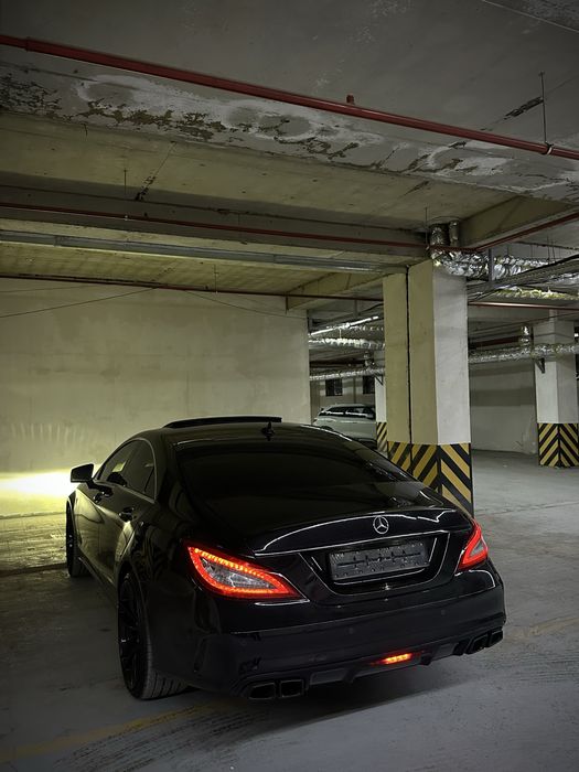 Mercedes Benz w218 CLS банан