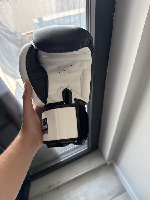 Боксови ръкавици висок клас TWINS 14oz