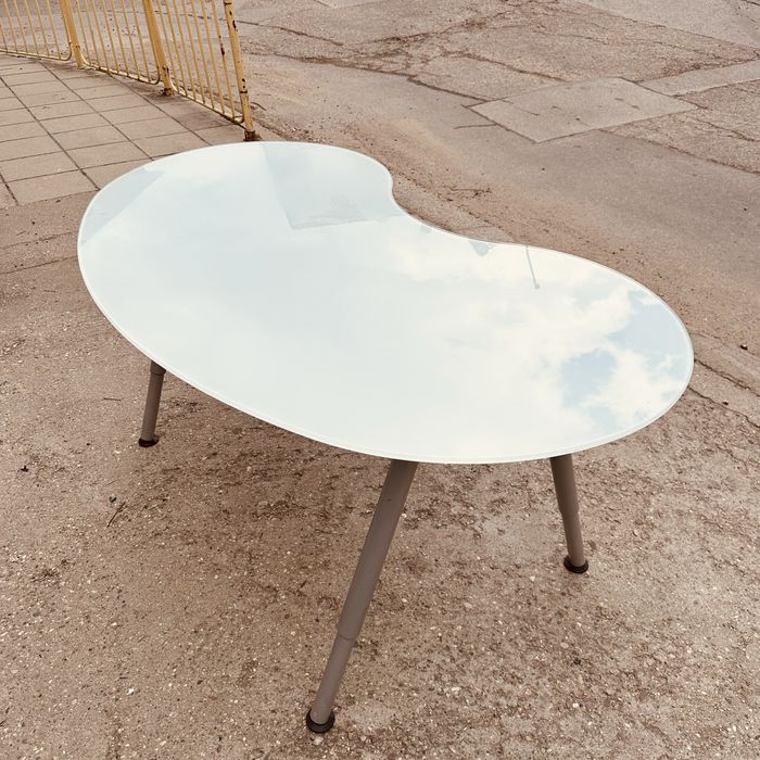 Дизайнерско шведско офис бюро IKEA GALANT – стъклен плот