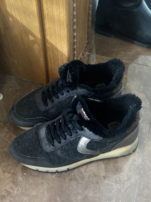 Кроссовки с мехом