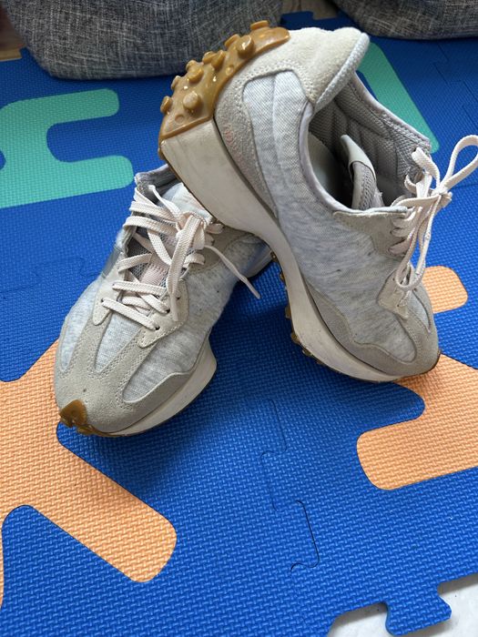 New Balance 327 limitted eddition