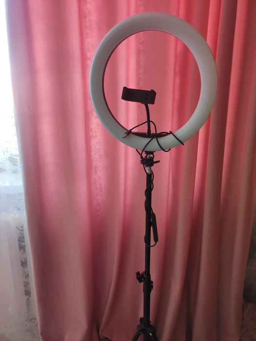 Продам лампу Кольцевую