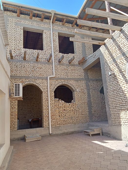 Eski shahar choy xona bangi orqasida ikkita xonasi bitgan uchta xonasi