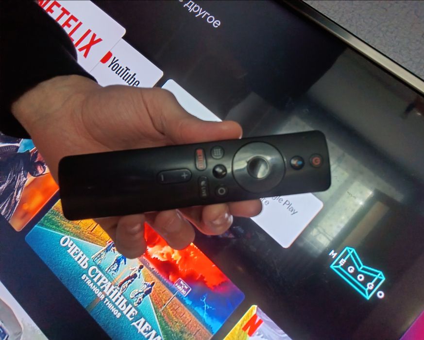 Телевизор большой, с приставкой Android TV