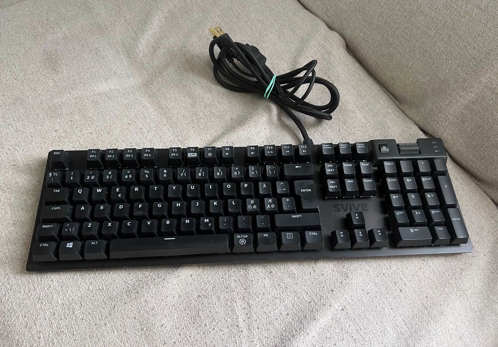 Tastatură mecanică Svive Oberon Speed RGB, switch-uri TTC