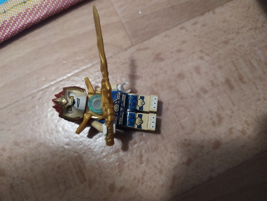 Продам мини-фигурки Ligo legends of chima