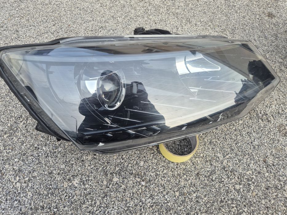 Десен фар Skoda Fabia Шкода Фабия фарове