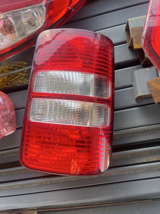 Оригинален десен стоп фолксваген кади 2010г