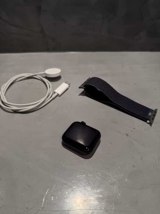100% батерия! КАТО ЧИСТО НОВ Apple Watch SE 2 gen GPS