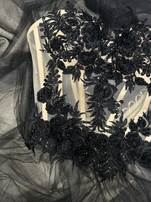 Абитуриентска черна рокля