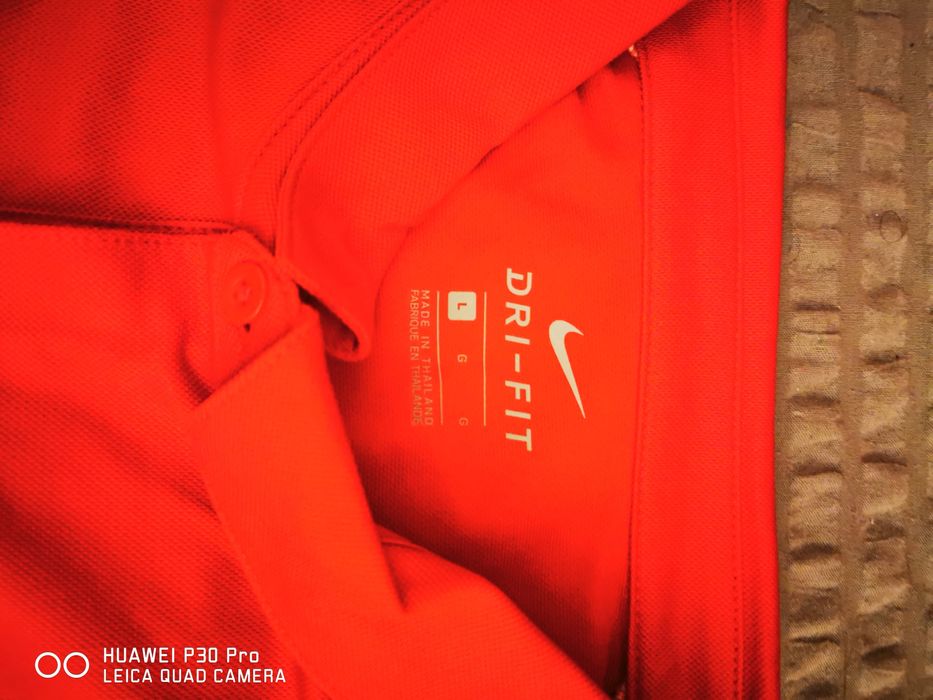 Фланелка Nike, размер L, чисто нова и с етикет!