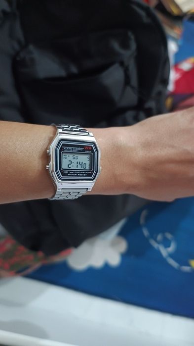 Vând Ceas Retro Nou!