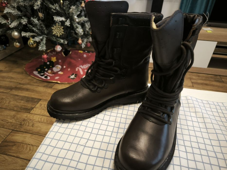 Bocanci militari maro