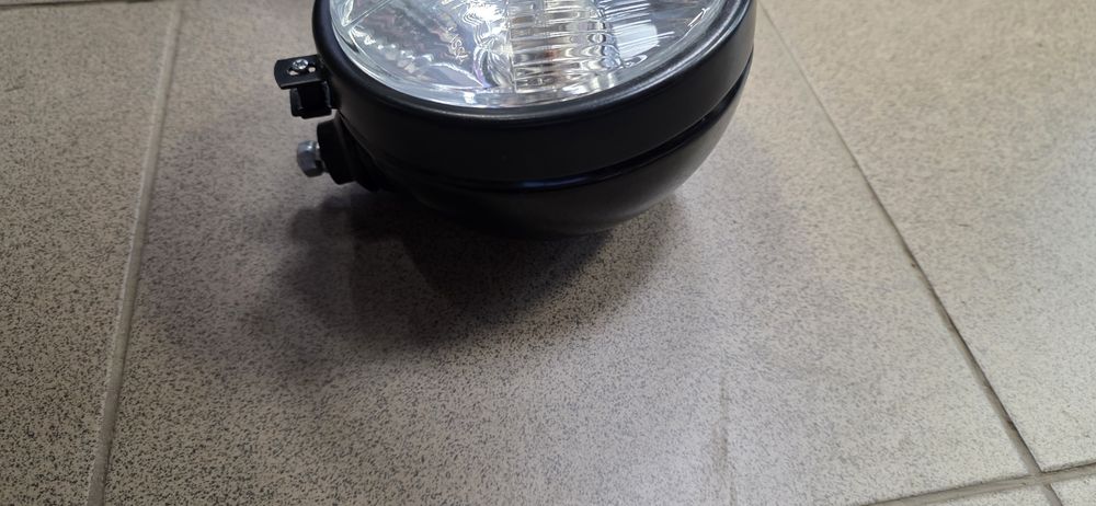 Far stinga dreapta tractor utilaje agricole din tabla import Olanda pr