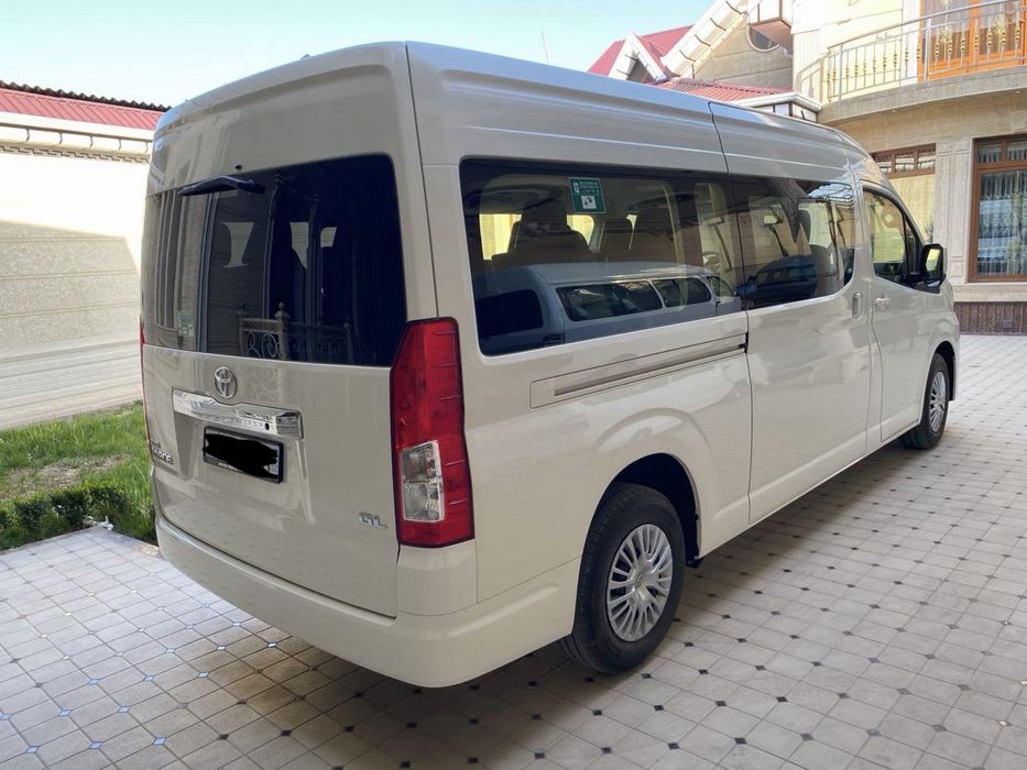 Тойота Хайс Toyota Hiace mikroavtobus