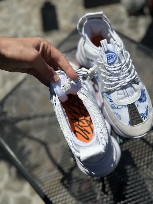 versace chain reaction
