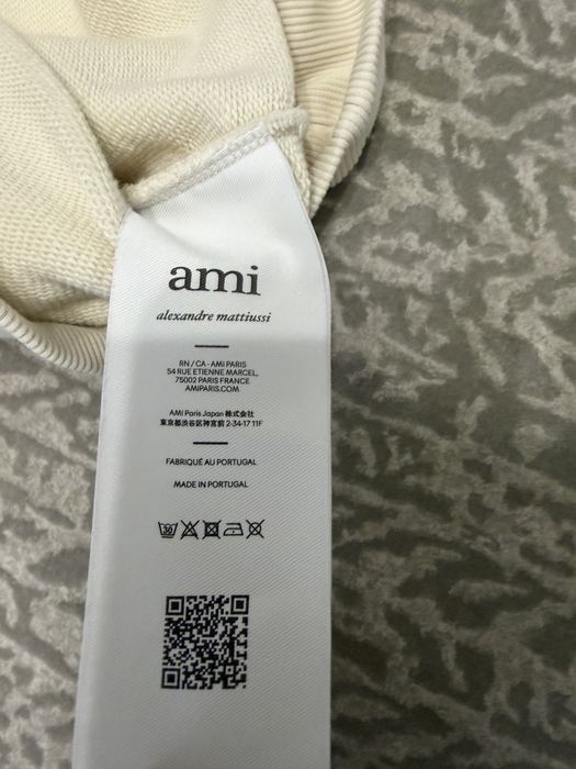 Sweatshirt beige patch de coeur ami paris