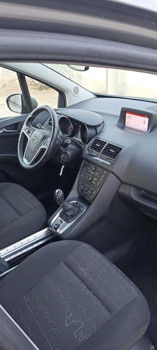 Опел Мерива 2016 бензин продава