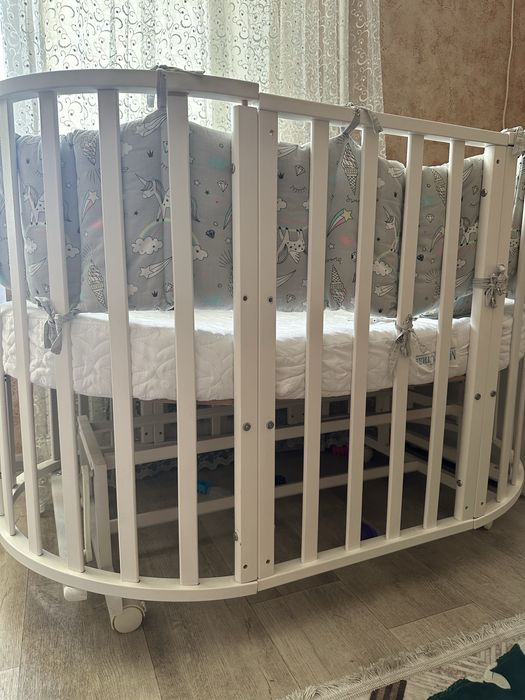 Продам кровать трансформер с маятником