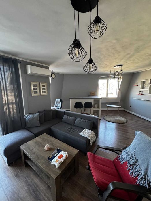 Тристаен апартамент в Младежки Хълм