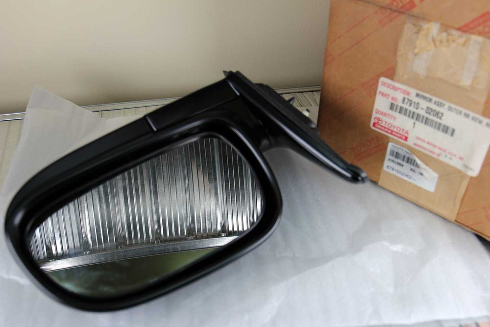 Оригинално дясно огледало Toyota Corolla (1992–1997)