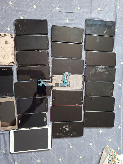 Запчасти телефоны