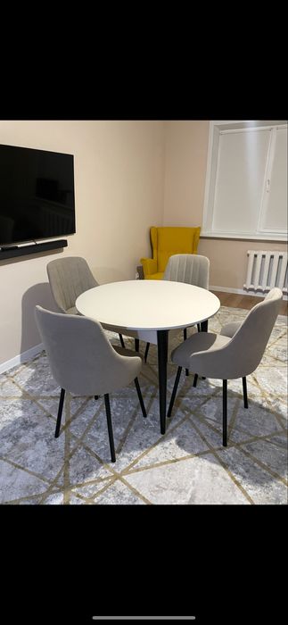 Стол и 6 стульев за 150000