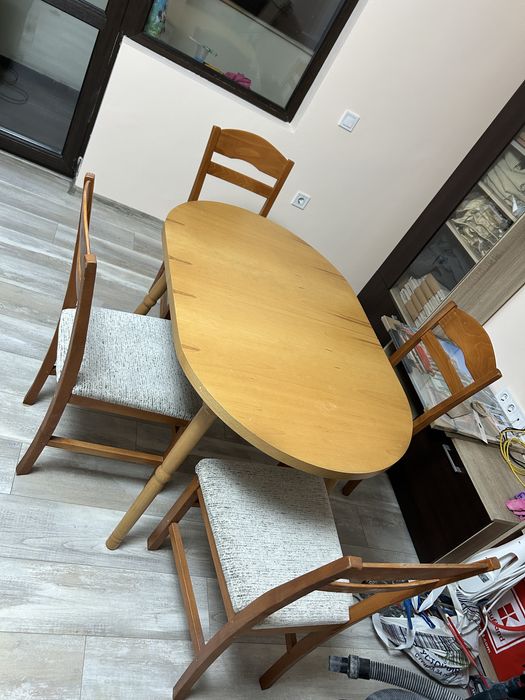 Трапезна маса със 4 стола