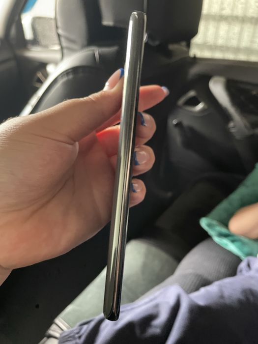 Продам б\у смартфон  Samsung S20