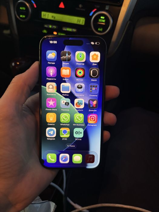 Продам iphone 15 pro все работает без ремонта