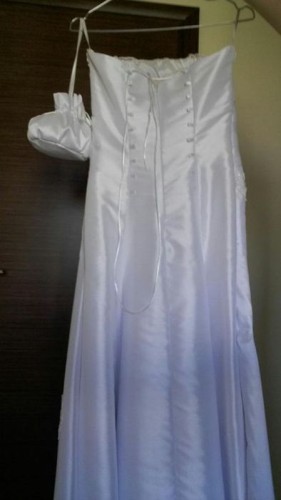 Rochie de mireasa alba cu saculet mas.36-38