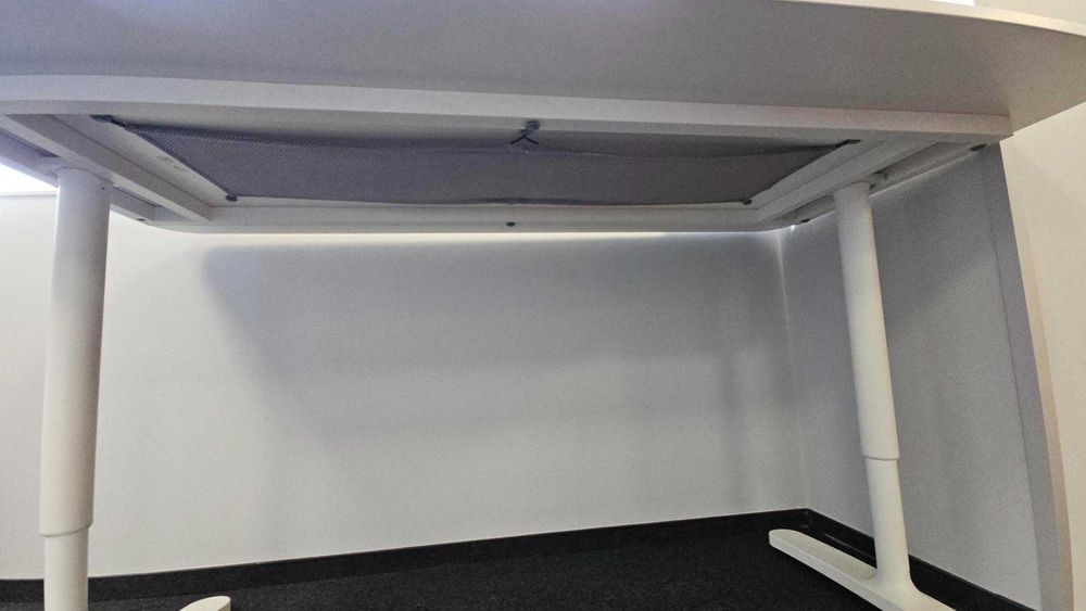 Офис бюро IKEA BEKANT 160x80 см — бяло