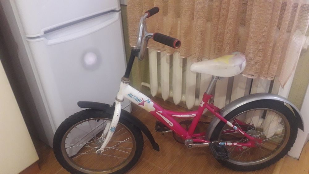 Продам б/У детский самокат, скейтборт