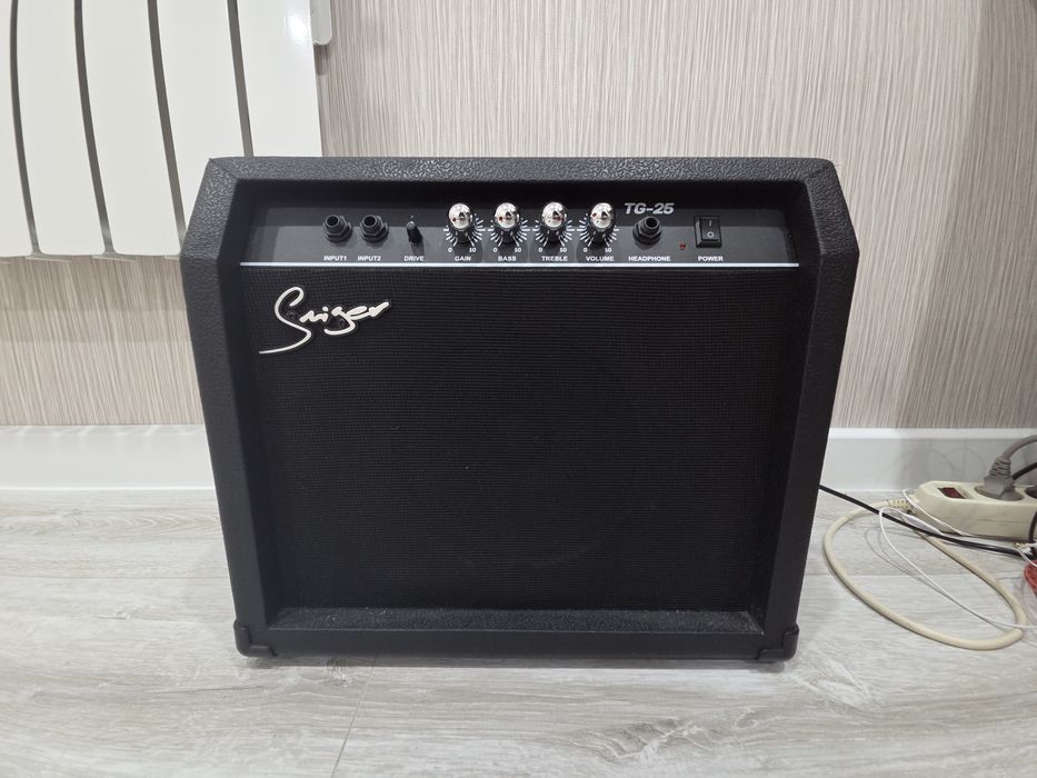 Гитарный комбоусилитель