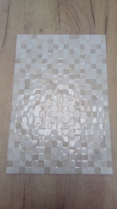 Faianta nouă 25cm cu 36,5cm
