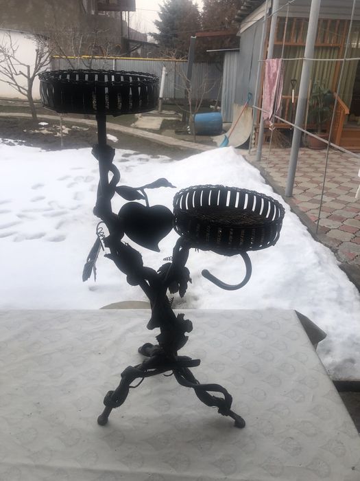 Кашпо Подставка железная для горшковых  комнатных цветов