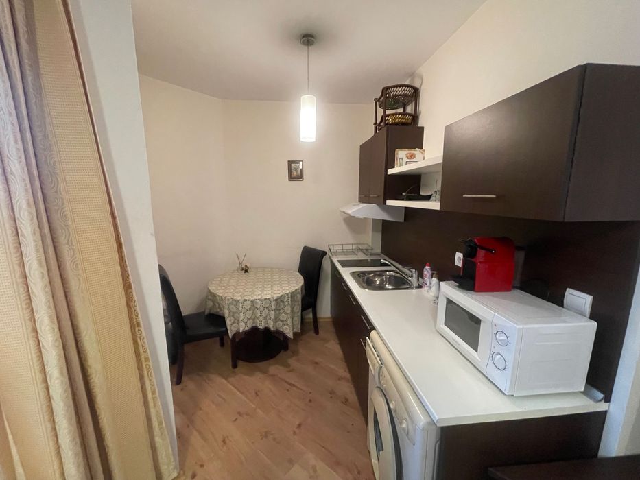 НАЕМ| Камелот Резидънс Апартамент с басейн в комплекс