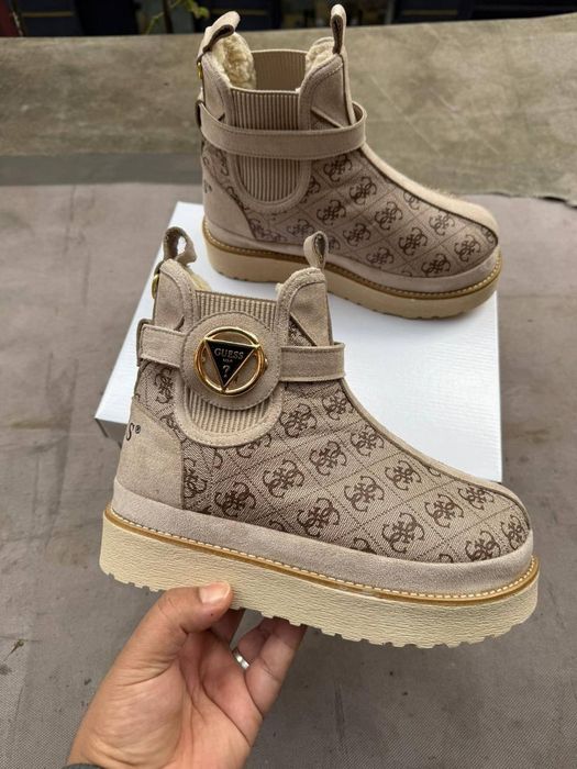 Ugg-uri dama diferite modele