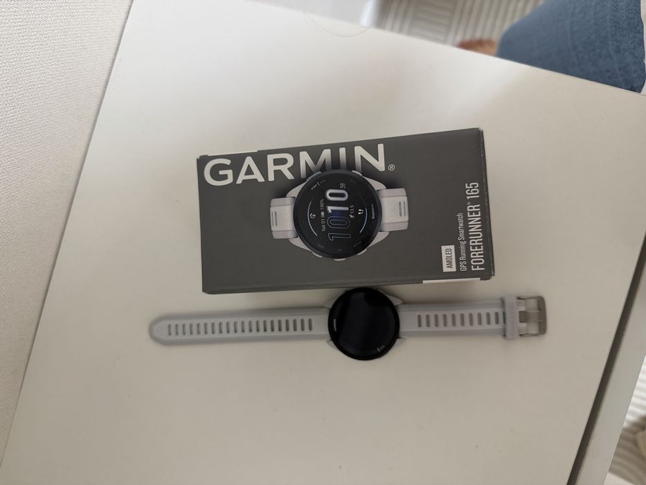 Продам garmin Смарт-часы Garmin Forerunner 165 белый