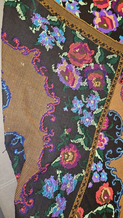 Covor Banat vechi în stare foarte buna