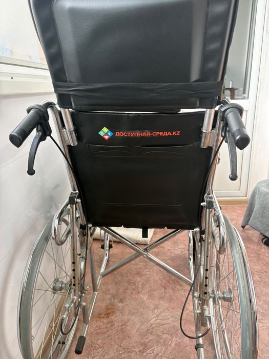 Продам инвалидную коляску