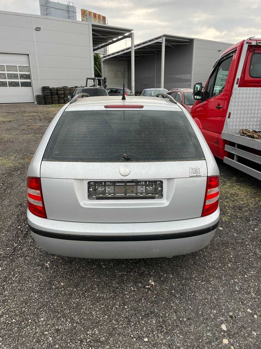 Dezmembrez Skoda Fabia 1 facelift break gri argintiu 9156 an 2008 1,9 TXI cod AXR 74KW