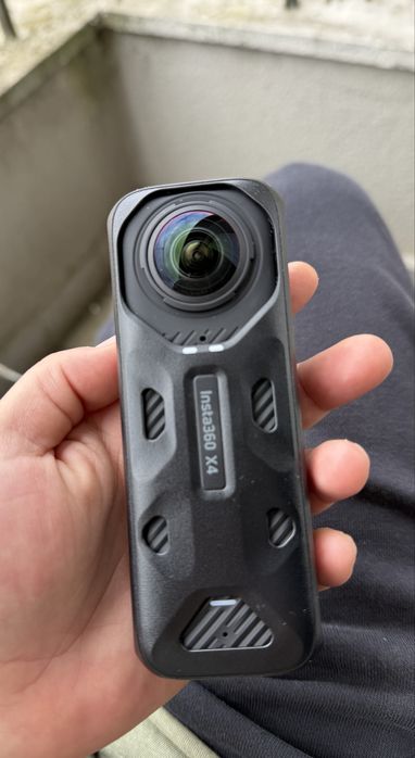 Камера Insta 360 X4