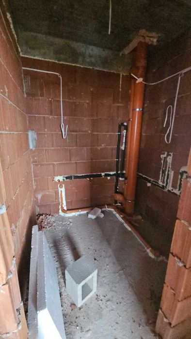 Тристаен с просторни тераси пред завършване