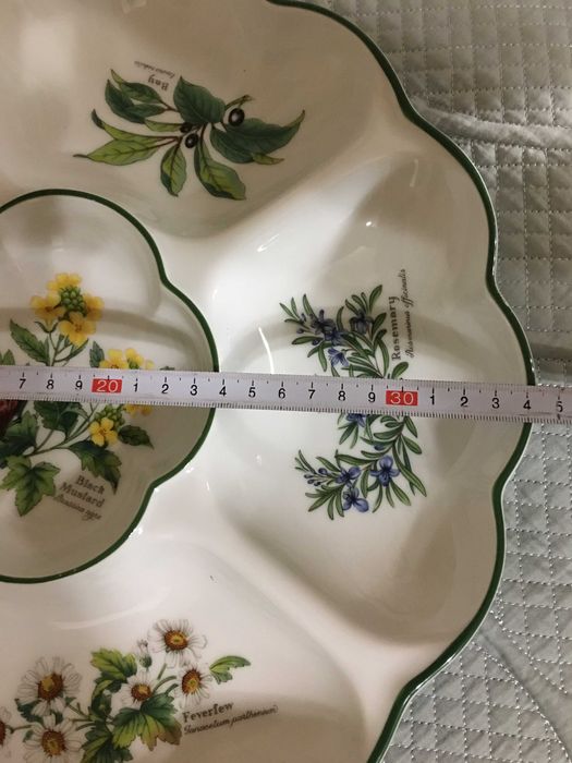 2 броя Английски порцелан- плата за салати и сандвичи