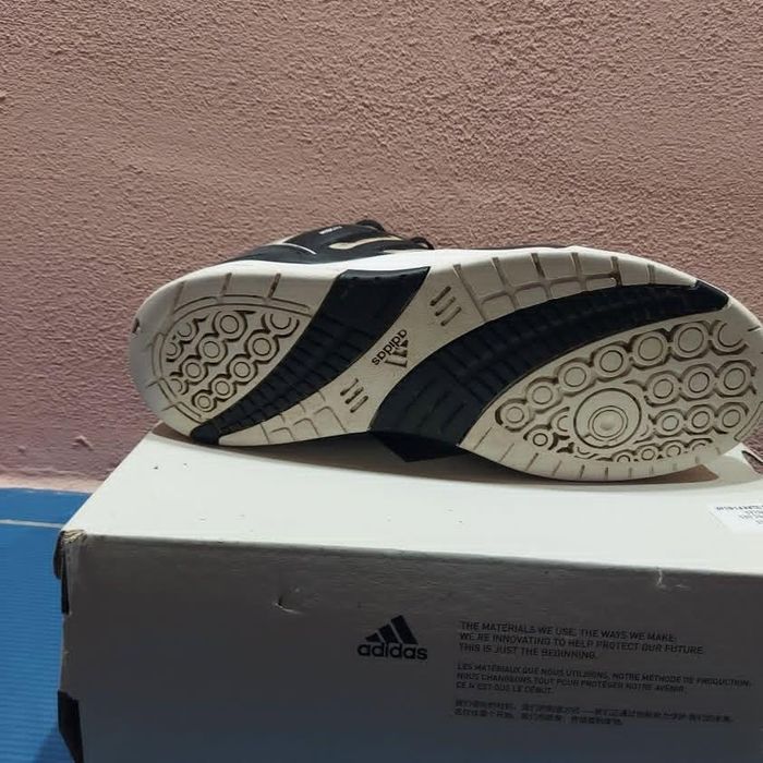 Adidași Adidas HVC 2