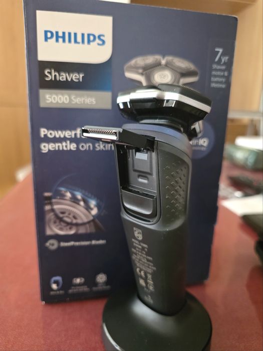 Aparat de ras Philips seria 5000