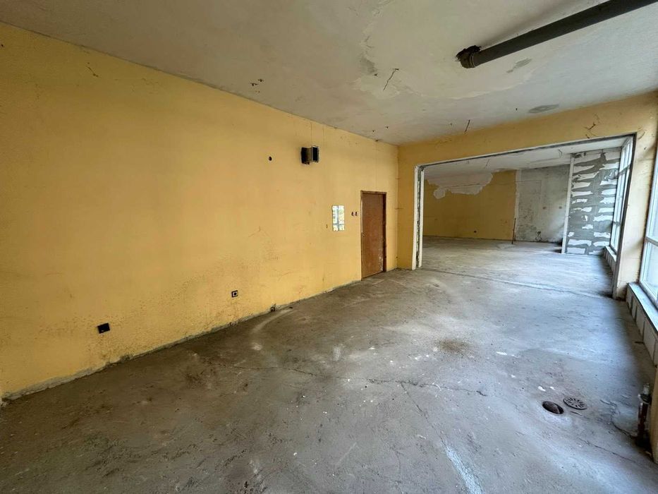 Продава се Магазин в Пловдив, Гагарин - 410 кв.м за 899 €/кв.м - Снимка #2