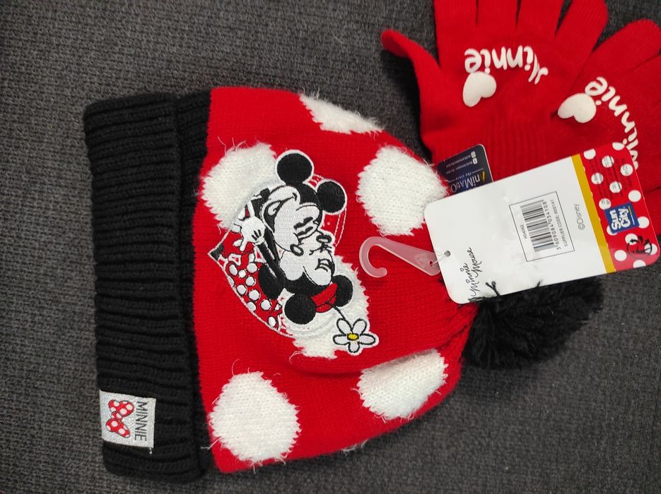 Оригинален  комплект шапка и ръкавици Disney Minnie Mouse 5,6,7 г