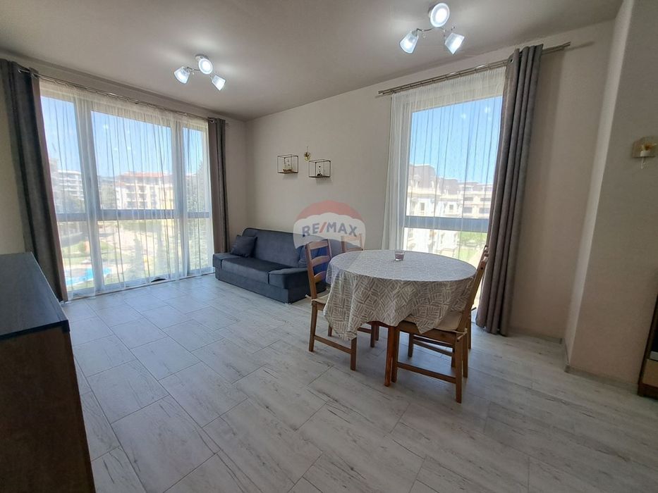 Дава се под наем Двустаен апартамент в к.к. Св.Св. Константин и Елена - 56 кв.м за 612 € - Снимка #3